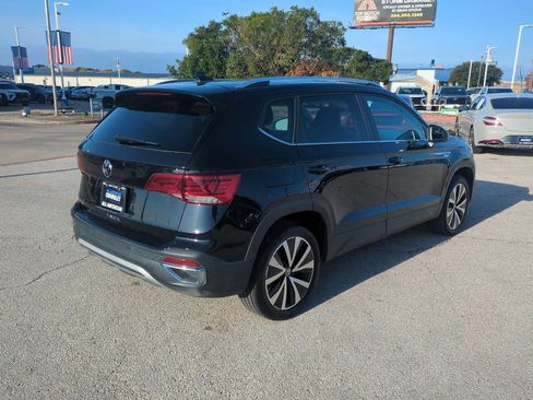 Used 2024 Volkswagen Taos SE image 8
