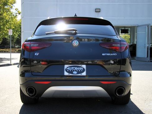 Used 2019 Alfa Romeo Stelvio Ti image 3