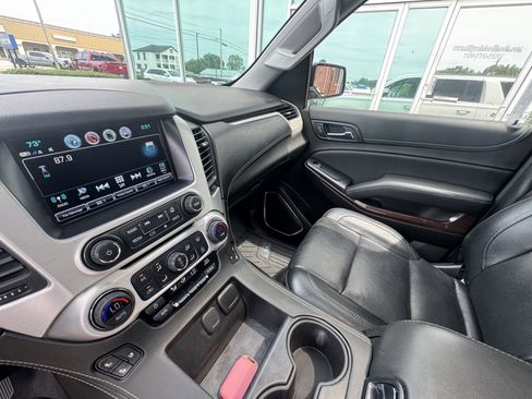 Used 2019 GMC Yukon XL SLT AWD/4WD image 16