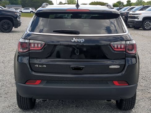Used 2024 Jeep Compass Latitude AWD/4WD image 9