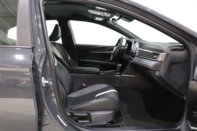 Used 2025 Toyota Camry SE FWD image 31