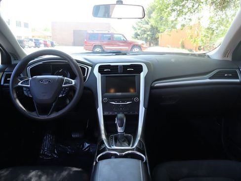 Used 2014 Ford Fusion SE FWD image 16