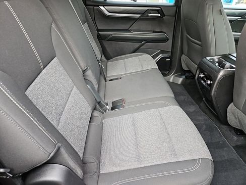 Used 2025 GMC Acadia Elevation image 25