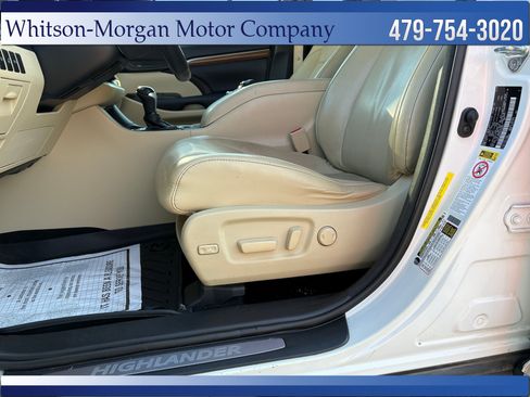 Used 2017 Toyota Highlander Limited Platinum FWD image 14