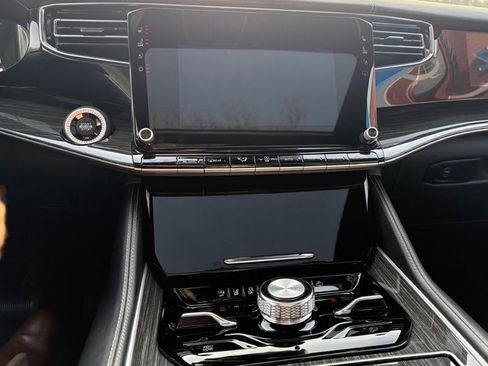 Used 2022 Jeep Wagoneer Series III w/ Premium Group I image 11