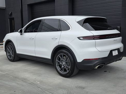 Certified 2024 Porsche Cayenne image 3