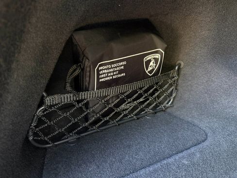 Used 2023 Lamborghini Urus Performante AWD/4WD image 25