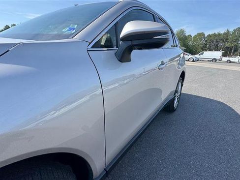 Used 2023 Toyota Venza XLE AWD/4WD image 15