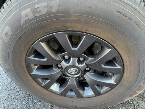 Used 2022 Toyota Tacoma SR5 image 11