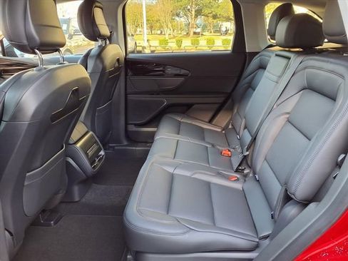 New 2026 Lincoln Nautilus Premier image 8