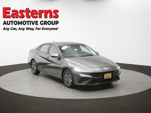 Used 2024 Hyundai Elantra SEL FWD image 48