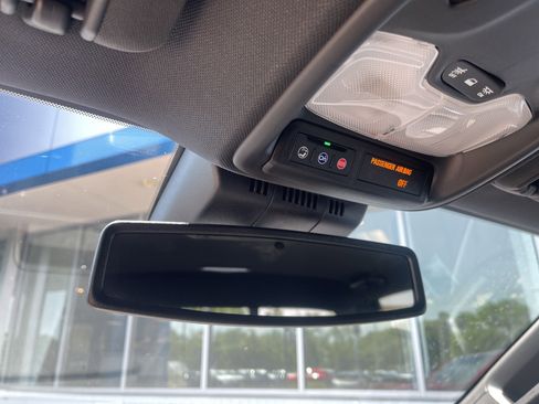 Used 2023 Chevrolet Colorado LT w/ LT Convenience Package II image 24