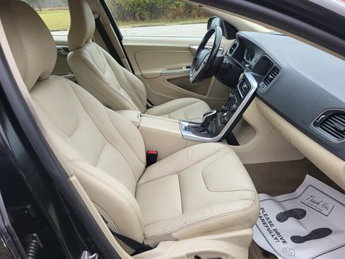 Used 2015 Volvo S60 T5 Premier image 11