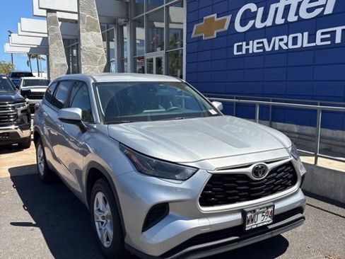 Used 2023 Toyota Highlander Limited image 2