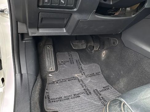 Used 2019 Subaru Crosstrek 2.0i Limited w/ Moonroof Package w/Navigation AWD/4WD image 13