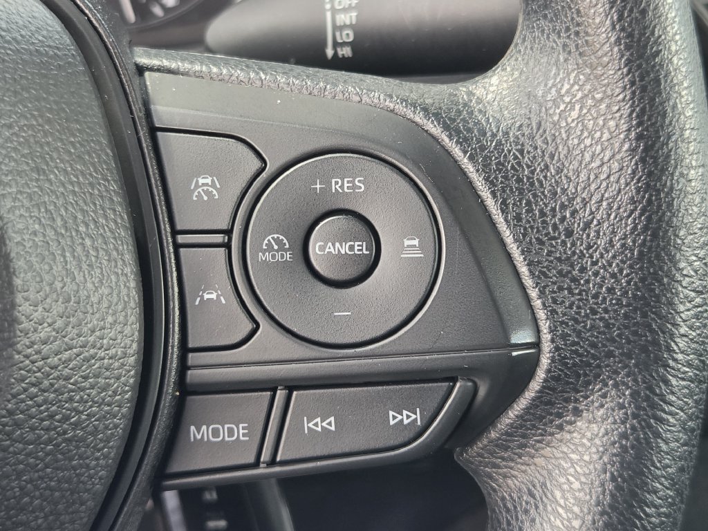 Used 2025 Toyota Corolla LE FWD image 22