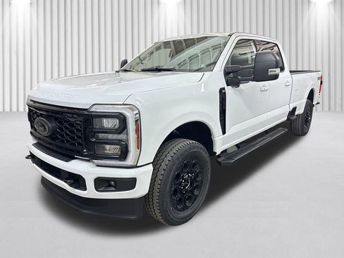 New 2026 Ford F350 XLT w/ XLT Premium Package AWD/4WD image 9