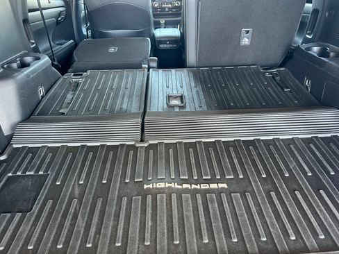 Used 2021 Toyota Highlander XSE AWD/4WD image 13