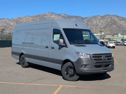 New 2025 Mercedes-Benz Sprinter 2500 image 16