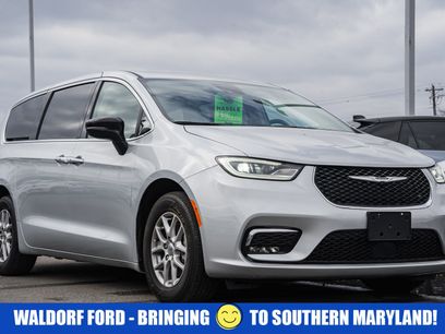 Used 2024 Chrysler Pacifica Touring-L