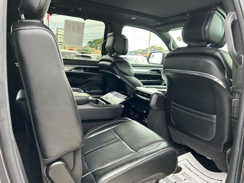 Used 2022 Jeep Grand Wagoneer Series I AWD/4WD image 28