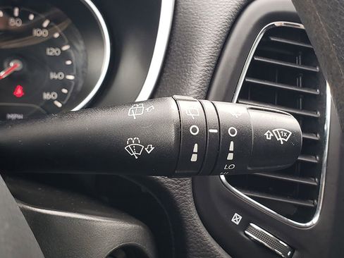 Used 2018 Jeep Compass Sport w/ Tech Group FWD image 29