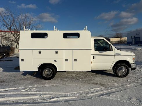 Used 2008 Ford E-350 and Econoline 350 Super Duty RWD image 4