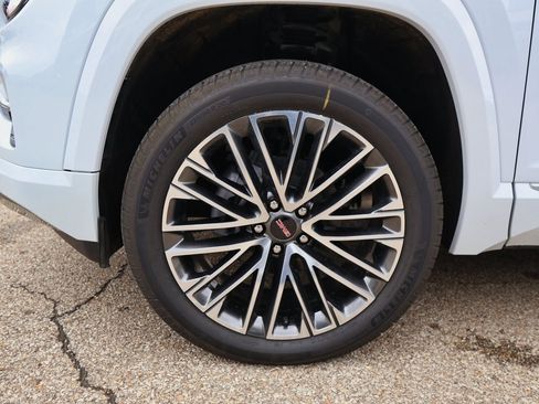 New 2026 GMC Terrain Denali w/ LPO, Floor Liner Package image 34