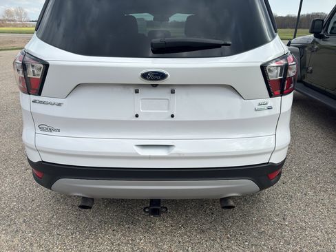 Used 2018 Ford Escape SE w/ SE Sync 3 Package image 8
