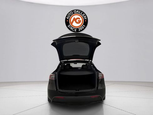 Used 2023 Tesla Model Y Long Range AWD/4WD image 4