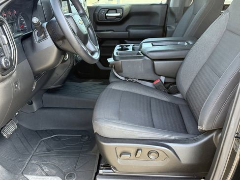 Used 2022 Chevrolet Silverado 1500 Custom image 18