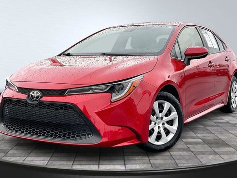 Used 2021 Toyota Corolla LE image 13