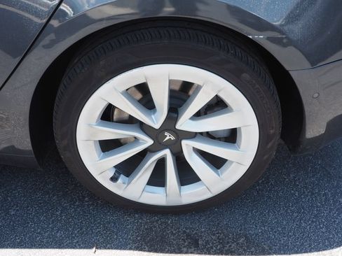 Used 2022 Tesla Model 3 Standard Range RWD image 3
