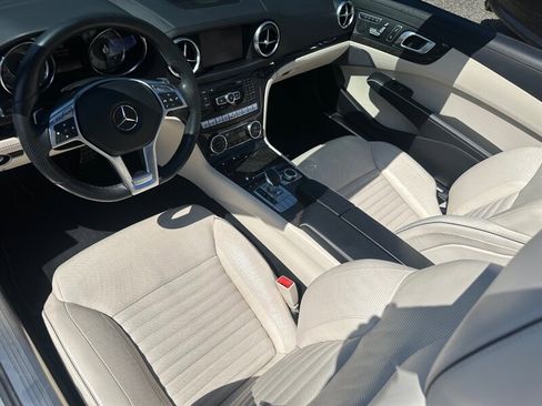 Used 2013 Mercedes-Benz SL 550 w/ Premium Pkg image 17