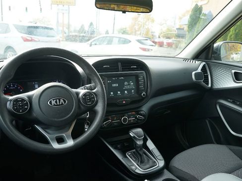 Used 2021 Kia Soul LX image 12