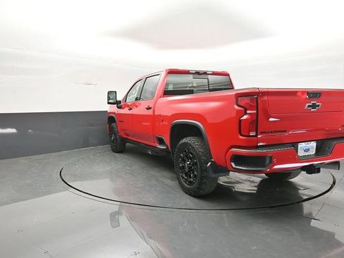 Used 2024 Chevrolet Silverado 2500 LTZ w/ LTZ Plus Package image 5