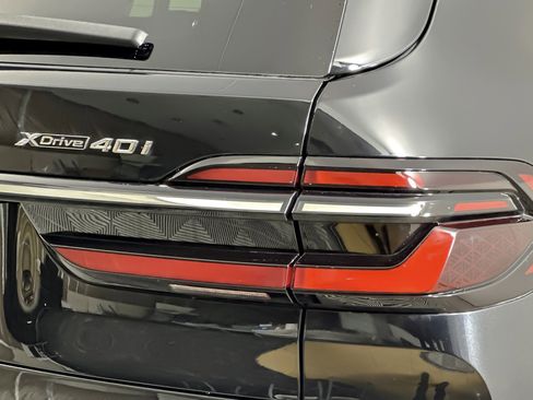 Used 2025 BMW X7 xDrive40i w/ Parking Assistance Package image 27