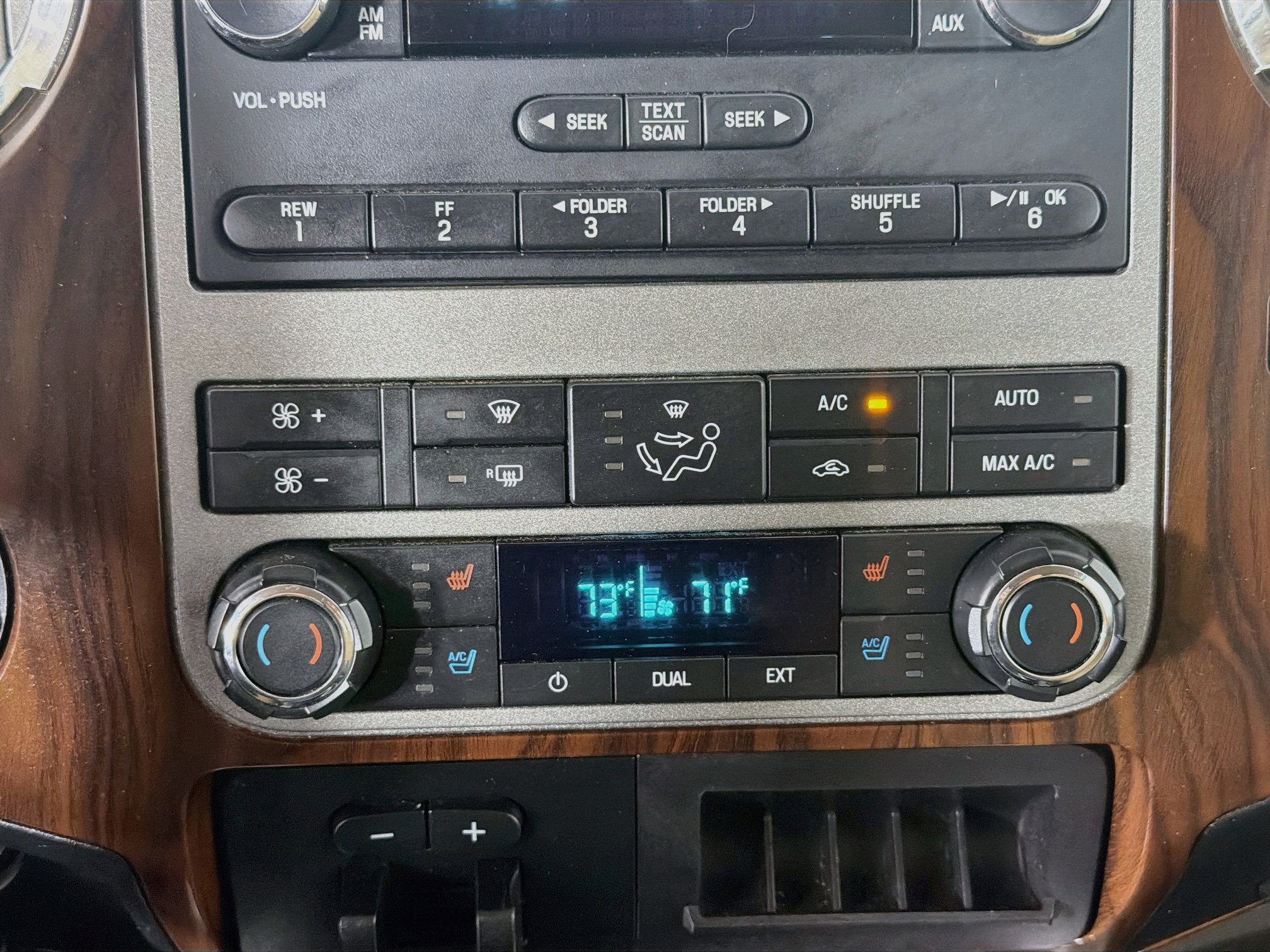 Used 2012 Ford F250 Lariat w/ Lariat Interior Pkg RWD image 21