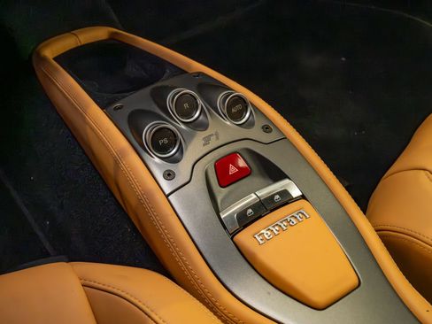 Used 2011 Ferrari 458 Italia Coupe RWD image 15