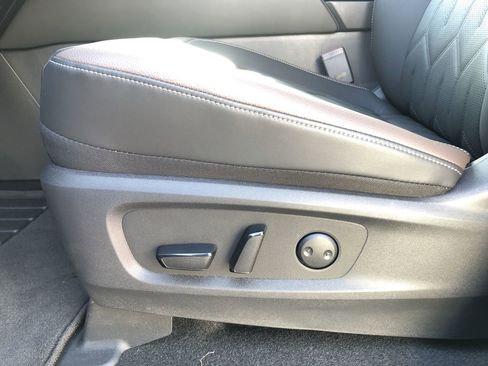 New 2026 Nissan Pathfinder Platinum image 24