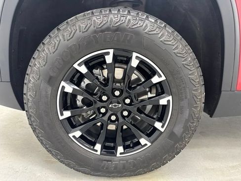 Used 2024 Chevrolet Traverse Z71 w/ LPO, Floor Liner Package AWD/4WD image 39