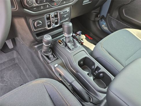 New 2026 Jeep Gladiator Sport AWD/4WD image 29
