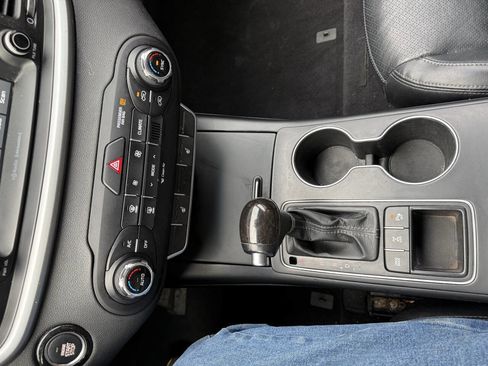 Used 2017 Kia Sorento LX w/ LX Convenience Package image 29