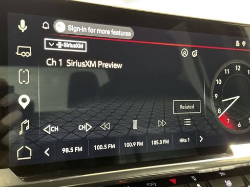 Used 2025 GMC Sierra 1500 SLT AWD/4WD image 14