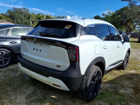 Used 2025 Nissan Kicks SR image 6