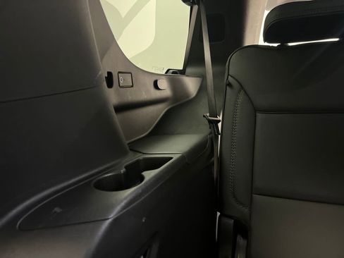 Used 2025 GMC Yukon Denali image 31