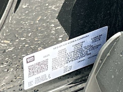 Used 2025 Chevrolet Trax RS FWD image 29