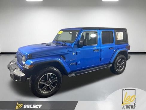 Used 2023 Jeep Wrangler Unlimited Sahara AWD/4WD image 15