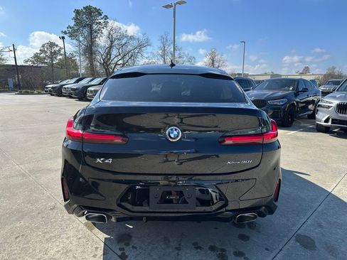 Certified 2025 BMW X4 xDrive30i image 8