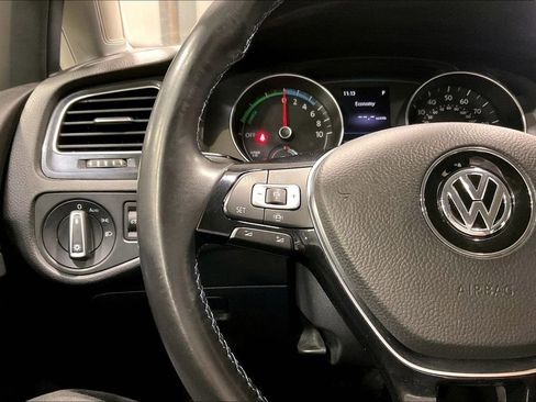 Used 2019 Volkswagen e-Golf SE w/ Driver Assistance Package image 11